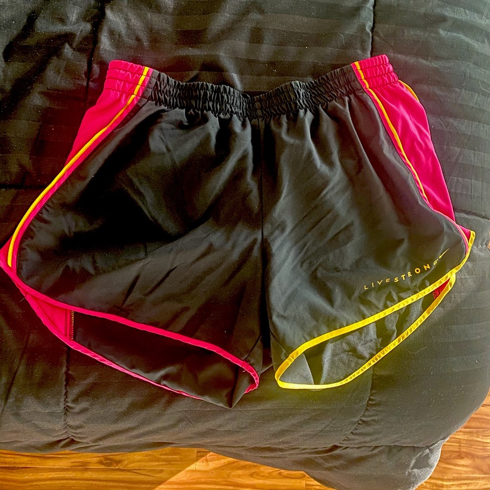 Nike DriFit Athletic Shorts Black - Large